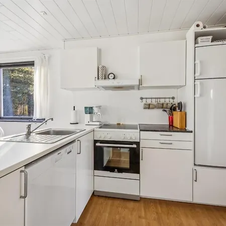 Dorit - 900m From The Sea By Interhome